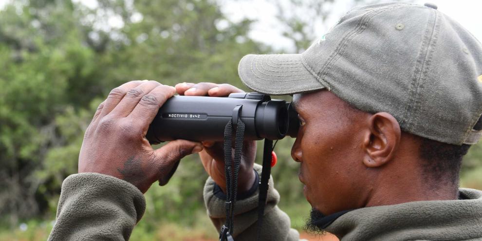 Das leica Noctivid 8x42 bewährte sich im Test auf der Jagd in Afrika unter verschiedenen Bedingungen.