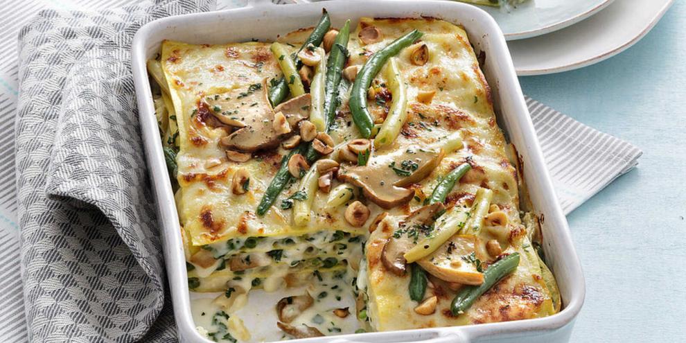 Wachsbohnen und grüne Bohnen in einer cremig-würzigen Lasagne vereint.