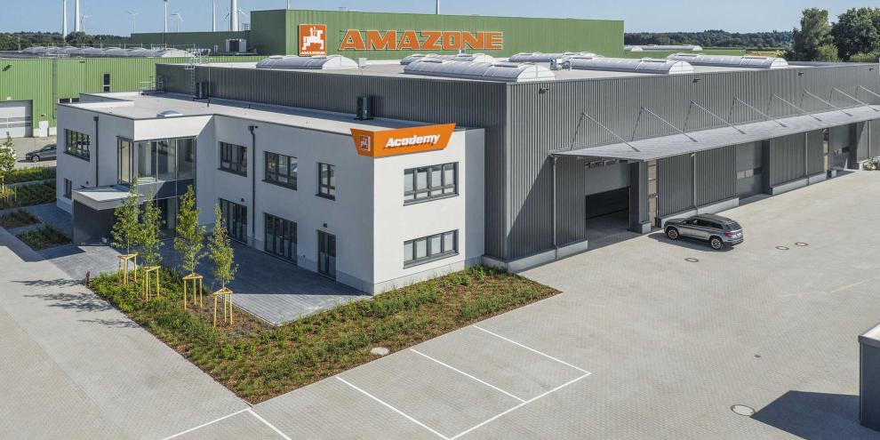 In Altmoorhausen (Landkreis Oldenburg) wurde ein neuer Standort der Amazone Academy eröffnet.