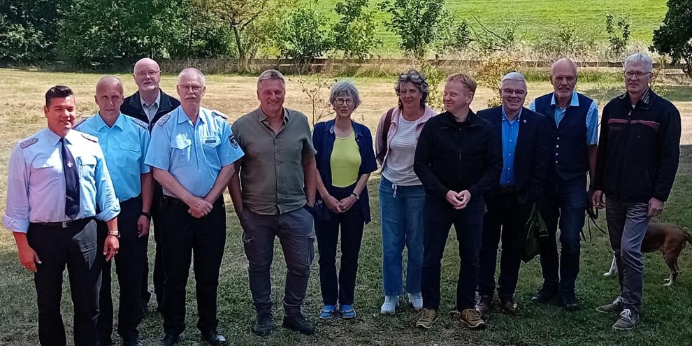 Vertreter aus Tourismus, Forstwirtschaft, Naturschutz und Feuerwehr tauschten sich im Harz zur Waldbrandprävention aus.