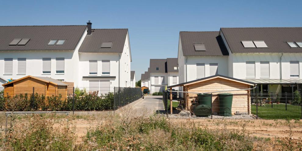 Gartenhaus-bauen-AdobeStock_54861449
