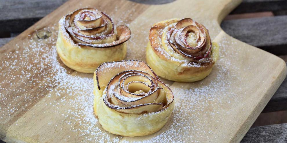 Knusprig-zarte Apfelrosen sind ein herbstlicher Hingucker.