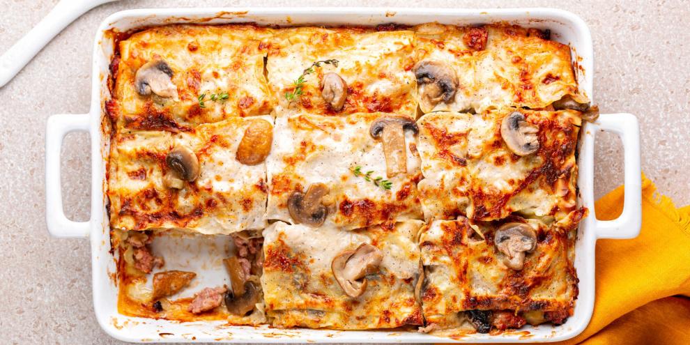 Frisch aus dem Ofen: Die Pilzlasagne ist das ideale Hauptgericht für gemütliche Herbst- und Wintertage.