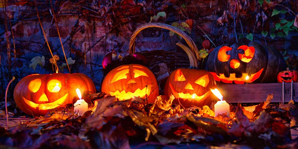 Halloween-Kürbisse bei Nacht Halloween-Kürbisse bei Nacht