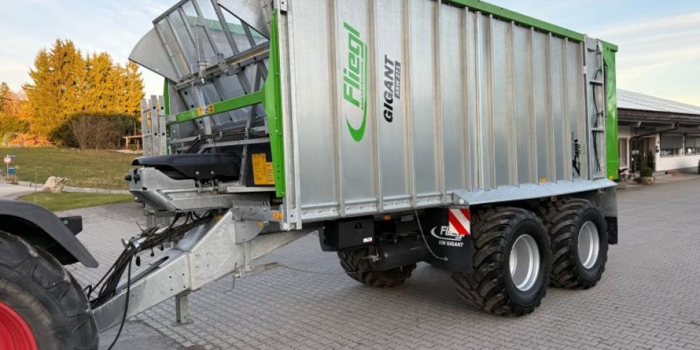 Ein Fliegl ASW 271 ib der 25 Jahre Edition 