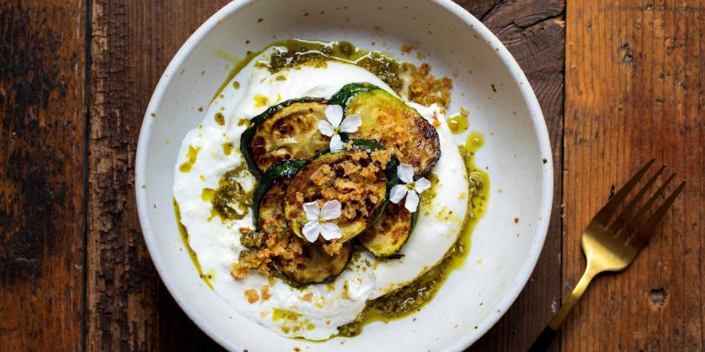 Mit Parmesan, Kräutern oder Knoblauch verfeinert, schmeckt die Brotkurste noch besser.