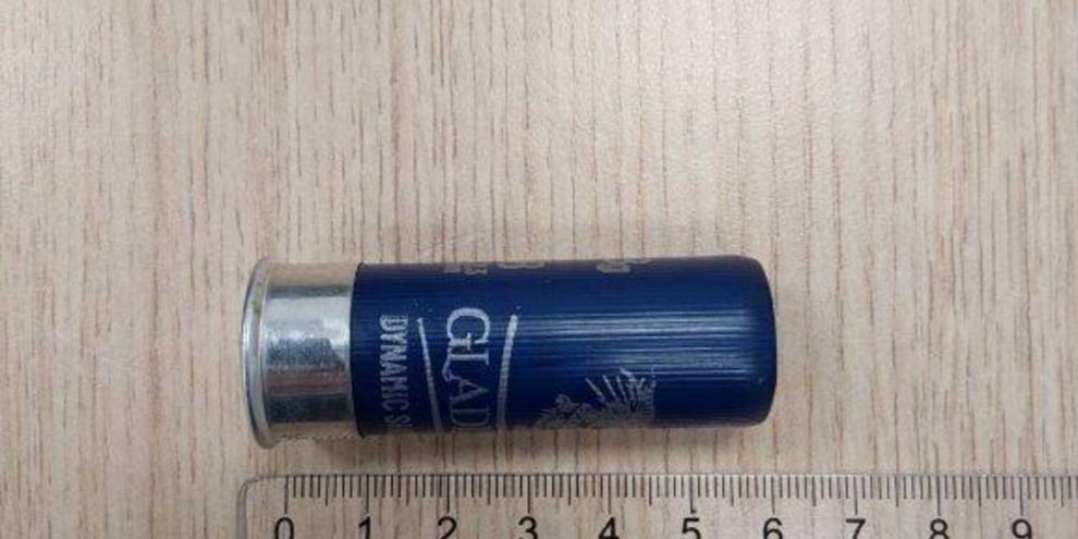 Bei einem österreichischen Jäger entdeckten Polizisten am Flughafen Munition im Handgepäck.