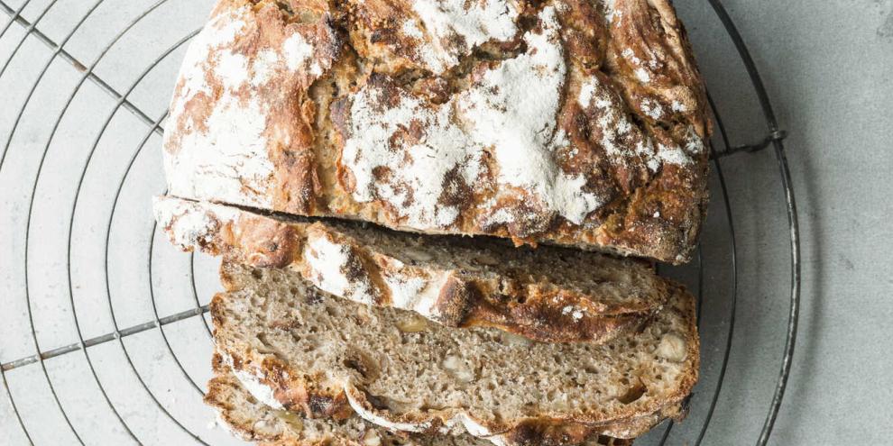 Sehr verträglich durch lange Teigführung: Haselnuss-Feigen-Brot