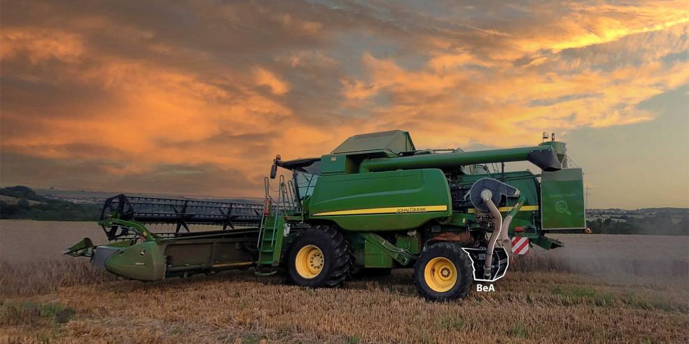 Mit Seed Select werden Ausfallgetreide und Unkrautsamen hinter den Mähdreschersieben aufgefangen und gesammelt. Dann kann der Mähdrescher keine Unkrautsamen mehr großflächig verbreiten.