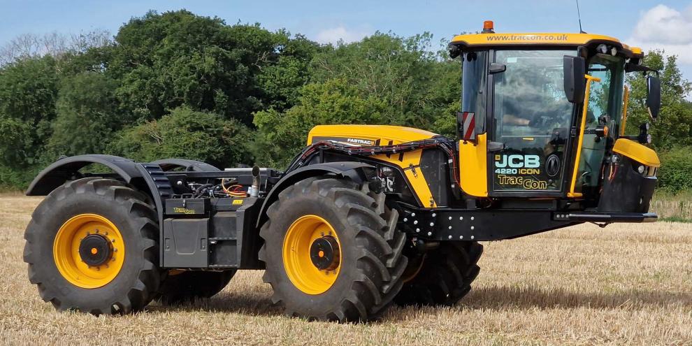 Um den Aufbauraum zu ermöglichen hat Trac-Con die Kabine nach vorne gesetzt.