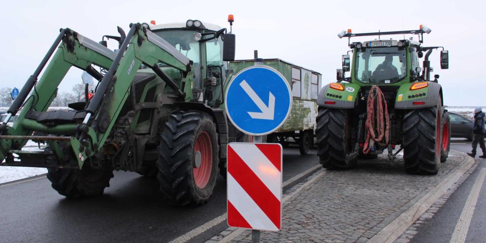 Protest der Bauern an der A20/A19 an der Autobahnauffahrt Wittstock in Richtung Rostock.