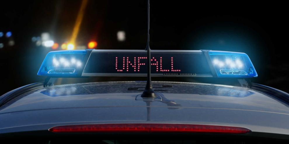 Eine Niesattacke sorgte für großen Schaden bei einem Unfall.