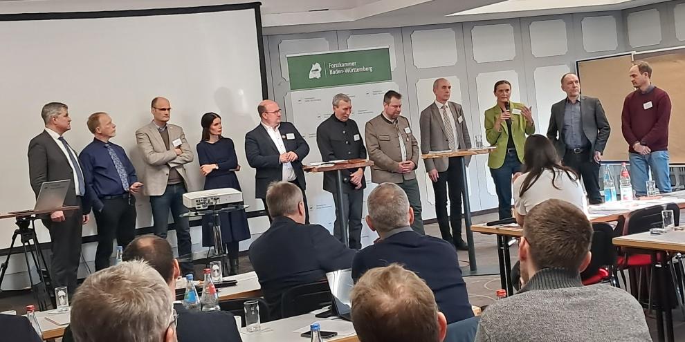 Politik- und Forstexperten informierten beim Langenauer Expertenforum am 5. Februar 2026 über die W-VO.