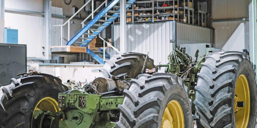 Aktuell wurde beim John Deere 7700 der Sechszylinder-Dieselmotor mit 150 PS bereits ausgebaut.