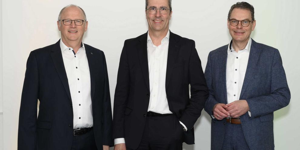 V.li.n.re.: Hermann Hesseler (Finanzvorstand), Dr. Dirk Köckler (Vorstandsvorsitzender) und Bernd Homann (Bereichsleiter Konzernkommunikation)