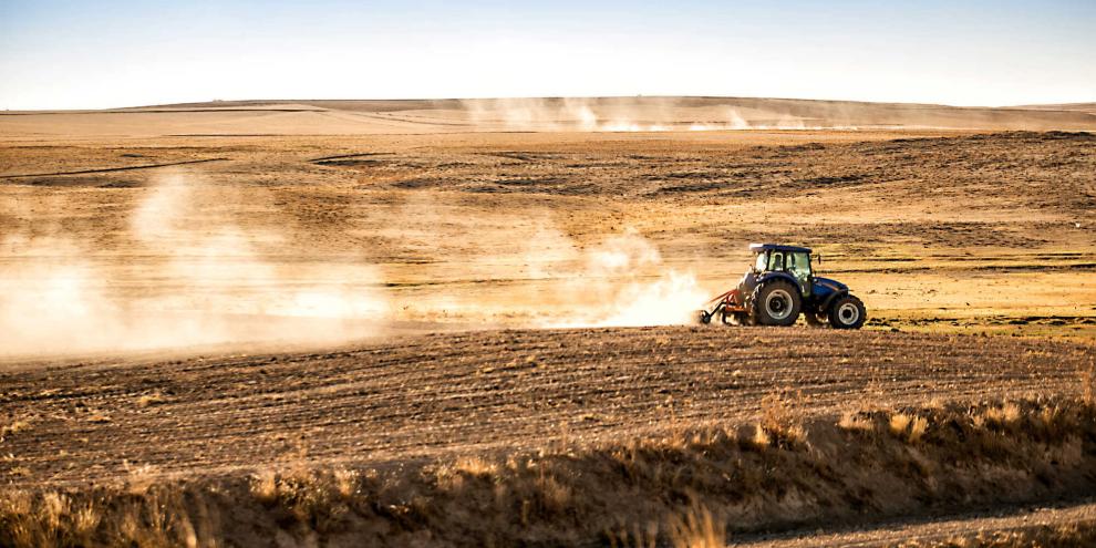 Dürre ist nur eine Facette des Klimawandels, mit der Landwirte in Berührung kommen.