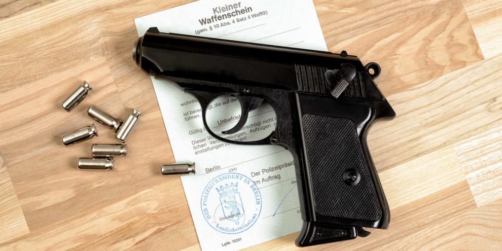 Immer mehr Menschen in Niedersachsen beantragen einen kleinen Waffenschein.