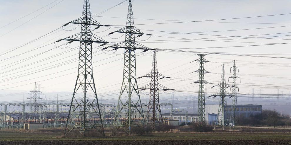 Stromnetz-Infrastruktur-Redispatch-Vorbehalt_AdobeStock_97688317