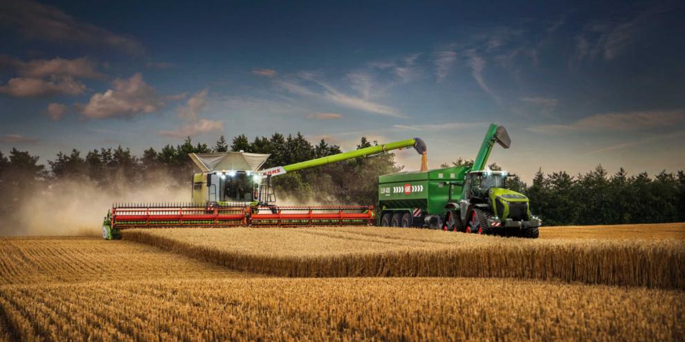 Der Claas Xerion hat ein verbessertes Terra Trac Laufwerk bekommen und ist noch einfacher zu bedienen.