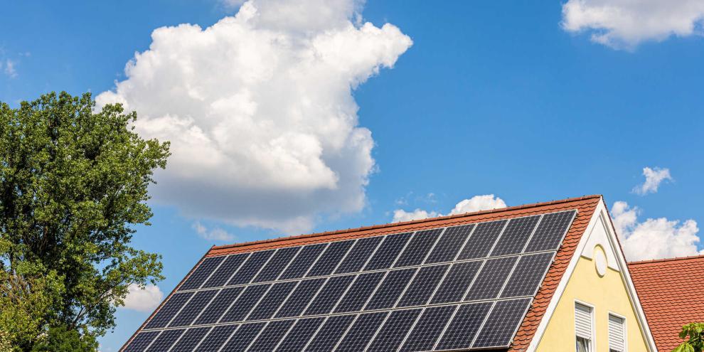 Solarstrom-AdobeStock_340013678