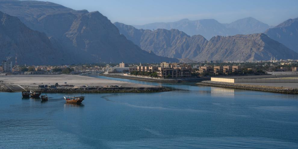 Die Straße von Hormus ist eine Meerenge zwischen Iran und Oman und eine wichtige Handelsroute für Erdöl und Erdgas. Eine Schließung wegen des Irankriegs hat weitreichende Folgen für die Energieversorgung weltweit.