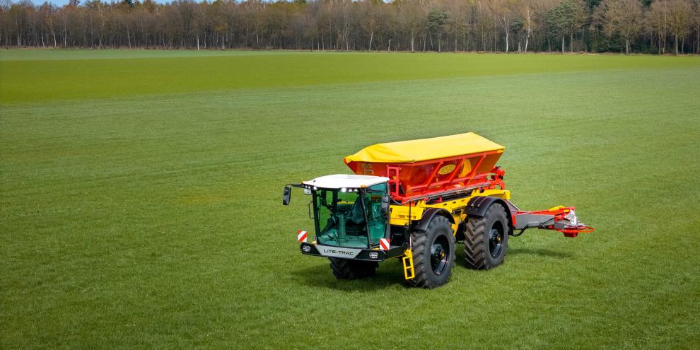 Lite-Trac mit Bredal-Aufbau