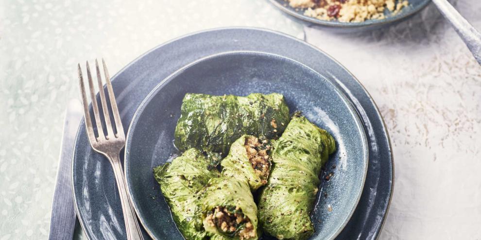 Salatwickel mit orientalischer Couscousfüllung