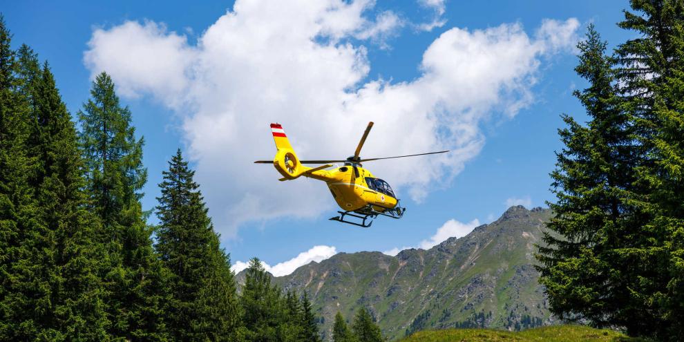 Der verunglückte Jäger wurde mit dem Hubschrauber in ein Krankenhaus gebracht.