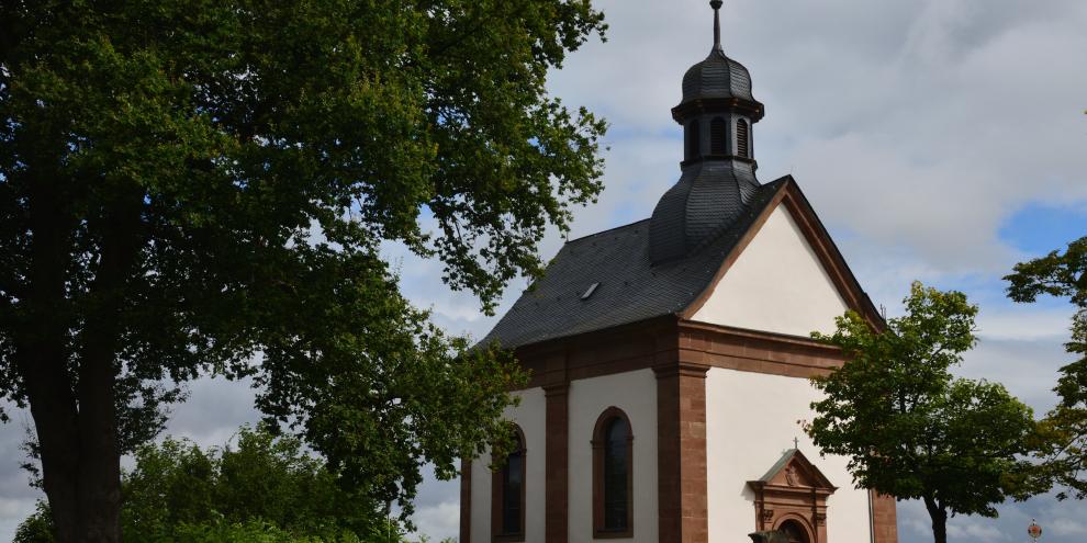 Nicht nur Pilger zieht es 2026 in die Pilgerkapelle in Blieskastel, sondern auch Waldfreunde in die amtierende Waldhauptstadt.