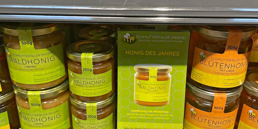 Wir haben Melezitosehonig als „Honig des Jahres“ ausgelobt. Bei den Kunden ist der cremige Waldhonig sehr beliebt.