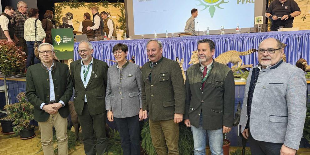 Auf dem Landesjägertag Rheinland-Pfalz wurde ein neues Präsidium gewählt.Der neue Vorstand des LJV RLP (v. l. n. r.): Klaus Nieding, Marcus Schuck, Dr. Gitta Greif-Werner, Bernd Bahr, Heiko Mades und Bernward Scharding.