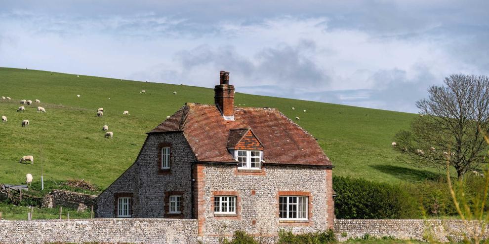 Farmhaus_AdobeStock_603364946
