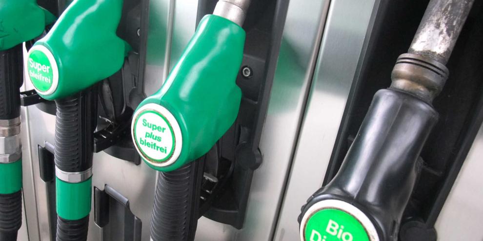 Biodiesel-AdobeStock_23448851