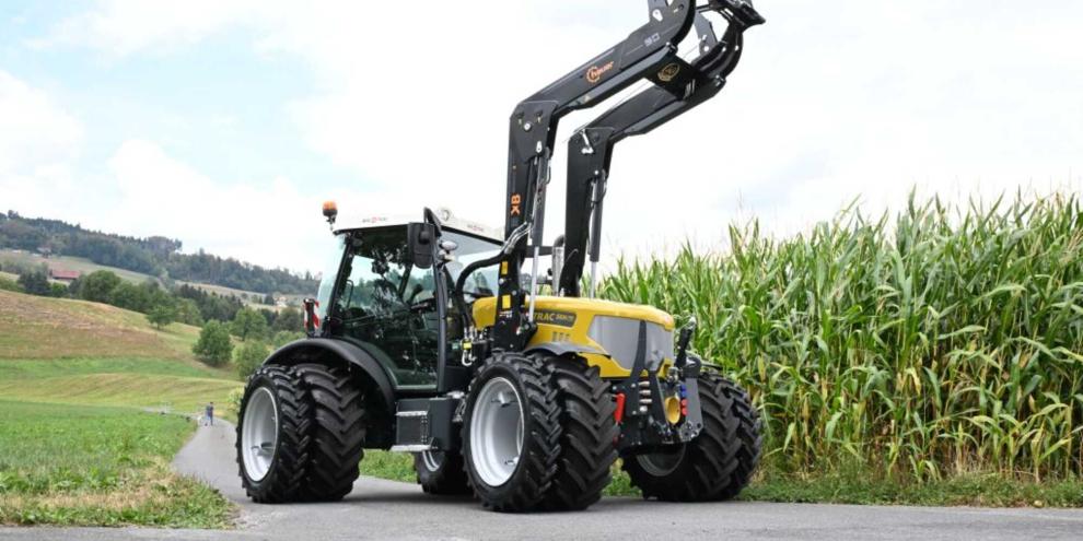 Der mit Deutz Motor ausgestattete Rigitrac 743 liefert 116 PS.