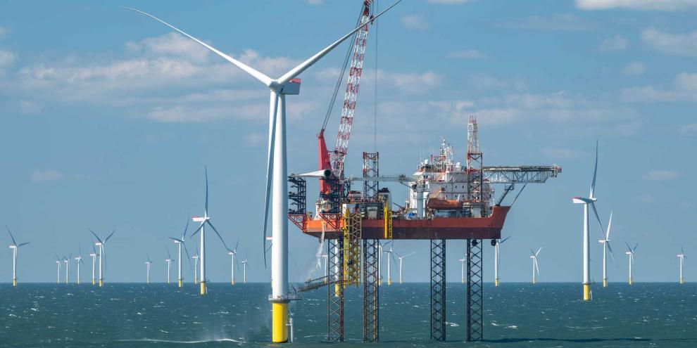 Windpark-AdobeStock_2073362021
