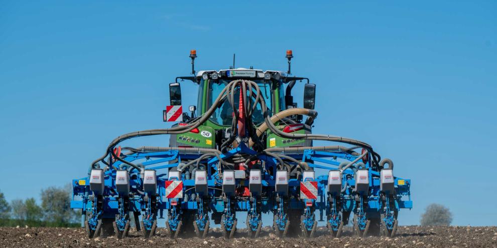 Mit vConnect | Drive lassen sich ältere Einzelkornsämaschinen mit elektrisch angetriebenen Säherzen Precision Farming tauglich machen.