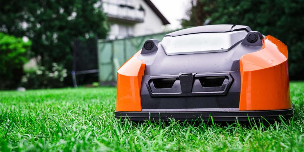 Rasenroboter-AdobeStock_434425986