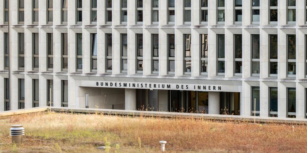 Das Bundesministerium des Innern hat einen umfangreichen Fragenkatalog an die Verbände versandt.