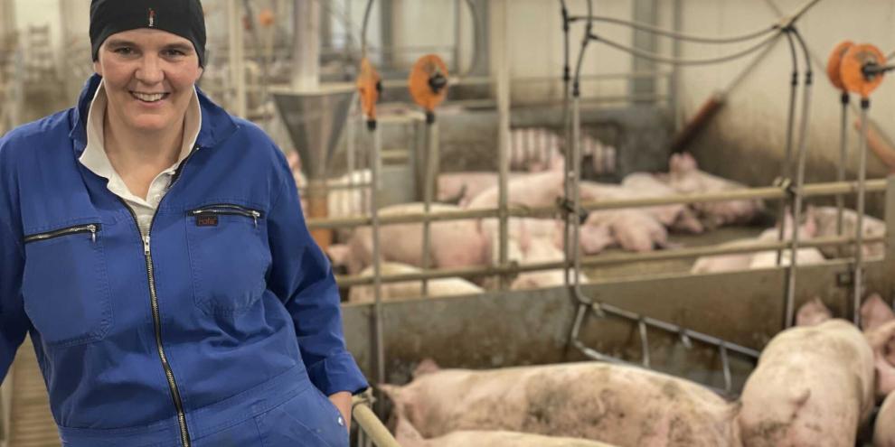 Heike Wattentrup-Nordhoff möchte ihren Schwein mehr Tierwohl bieten. Dabei ist sie sich bewusst, dass das zu einem Zielkonflikt in Sachen Klimaschutz führt.