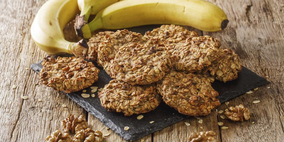 Rezept-Bananen-Haferflocken-Walnuss-Kekse_AdobeStock_331371147