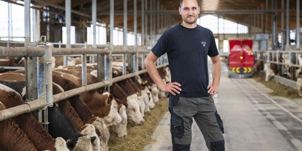 Das Konzept von Jörg Fehrenbacher: Ein Tierwohlstall für die Bullen und regionales Fleisch für die Kunden.