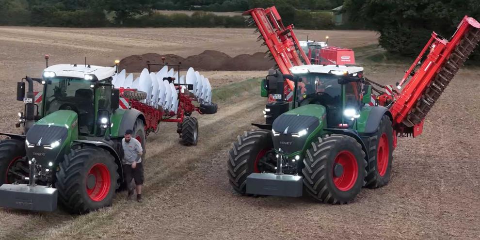 Fendt Traktoren mit einer Maschio Jumbo X auf einem Feld