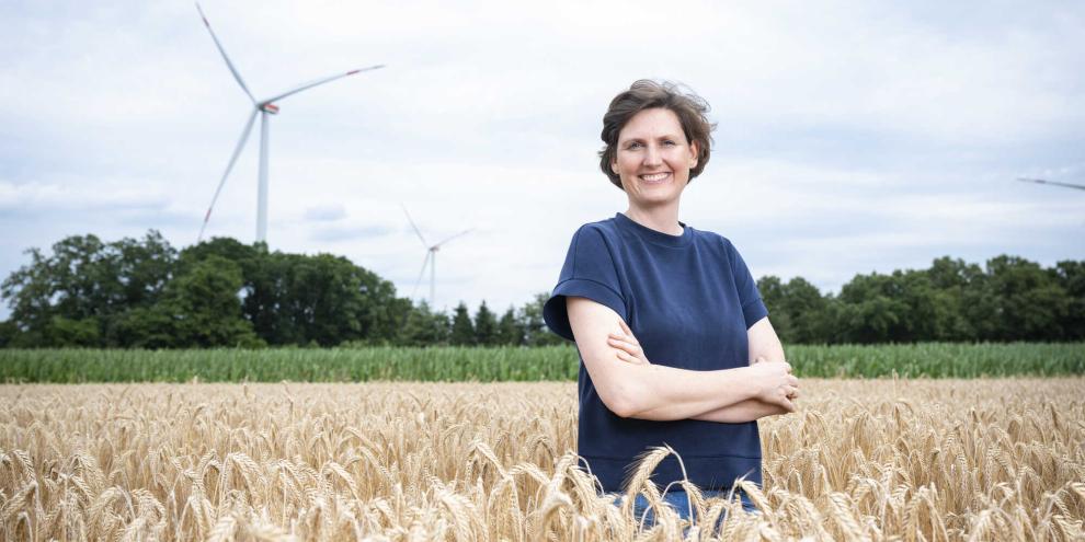 Unternehmerin Theresa Ungru aus Hörstel in Nordrhein-Westfalen ist Gesamtsiegerin des CERES AWARD und damit Landwirtin des Jahres 2026.