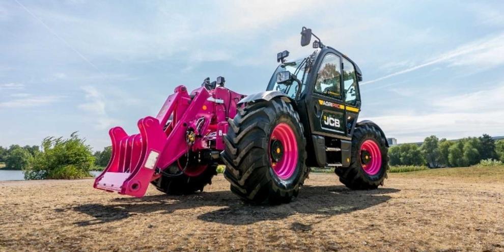 Eine Spezialanfertigung eines Teleskopladers von JCB in Pink