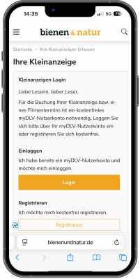 Abbildung: Smartphone mit der Kleinanzeigen-Ansicht auf der Website