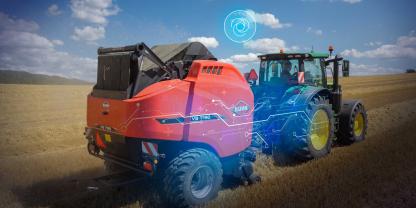 Die Kuhn Rundballenpresse VB 7100 ist die weltweit erste Presse mit GPS-gesteuerter Pick-up.