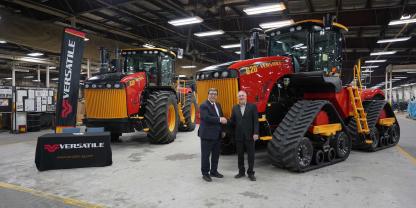 Sami Konukoğlu (links), ASKO Holding – Chairman, zu Beginn des Übernahmeprozesses von Bühler Industries.