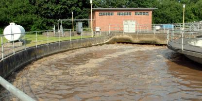 Gereinigtes Abwasser aus dem Klärwerk lässt sich zur Bewässerung nutzen.