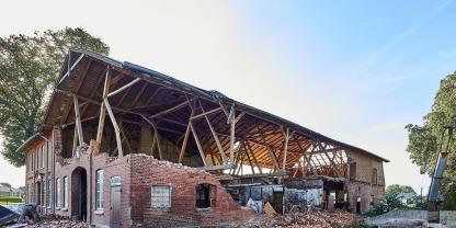 Haus-zerstört-Brand-AdobeStock_437704970