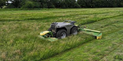 Smarte Mähroboter sind laut der Universität Osnabrück eine Möglichkeit, die Effizienz auf landwirtschaftlichen Flächen zu steigern.